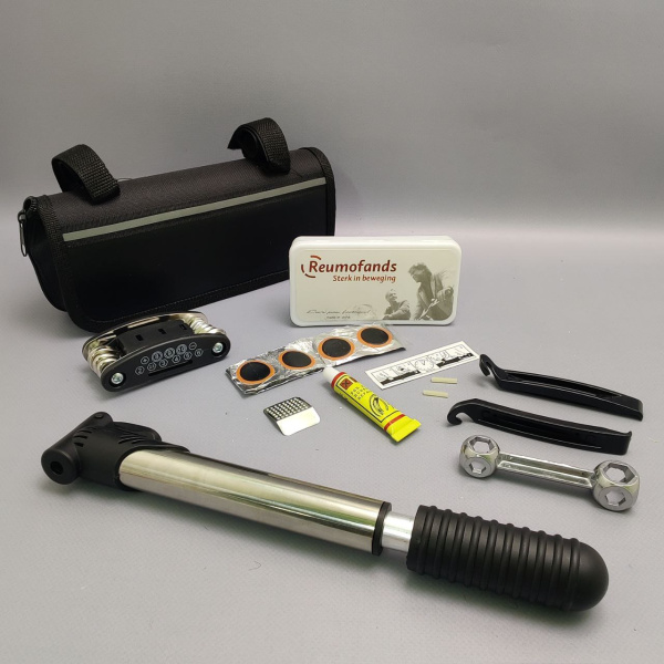 Набор велоинструментов для аварийного ремонта 8 в 1 в транспортном боксе / Велосумка с универсальным мультитулом, насосом, набором ключей, заплатки
